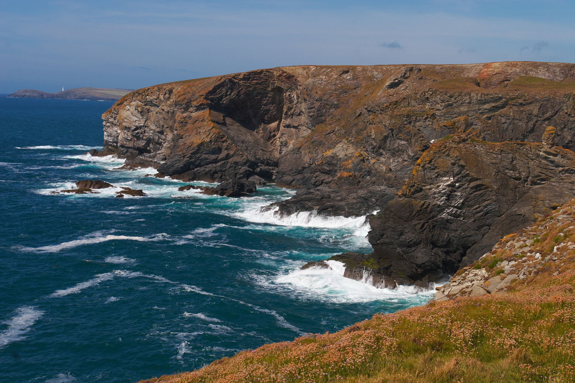 High Cove from near Park Head, between Bedruthan Steps and Portc