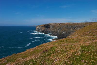 High Cove from near Park Head, between Bedruthan Steps and Portc