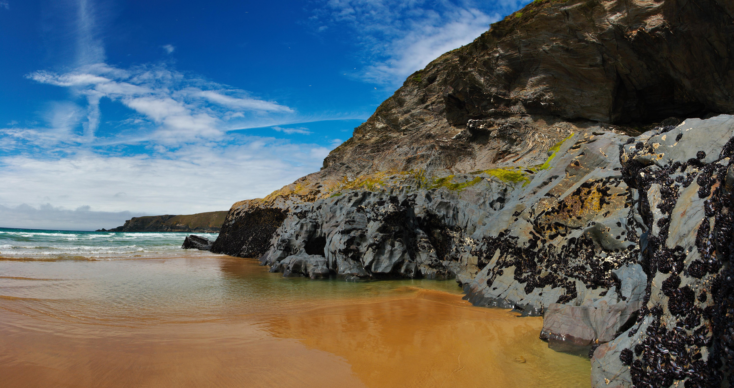Bedruthan Steps Beach and Cliffs Panorama